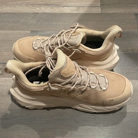 Hoka Women's Kaha 2 Low GTX Hiking Sneakers - Picture 14 of 16